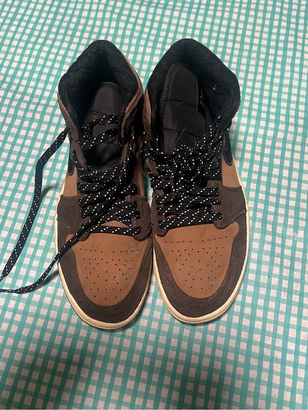 Jordan 1 Mid SE Dark Chocolate